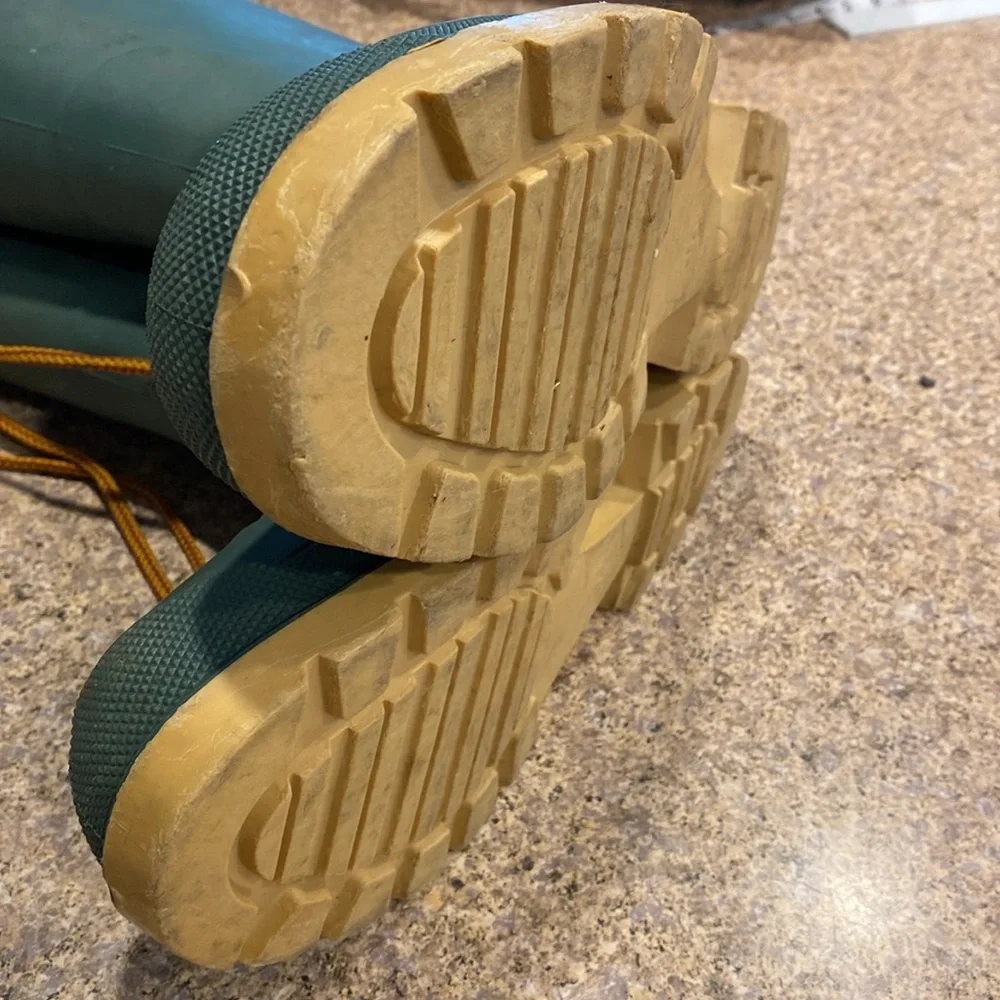 Snow Master Canada Boots WITH FLAWS and NO LINING Men’s 7